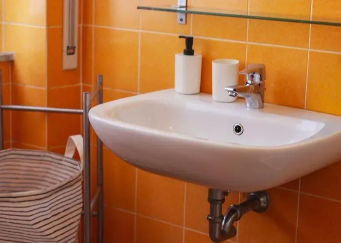 Casa Laura Vicino Ospedale E *
